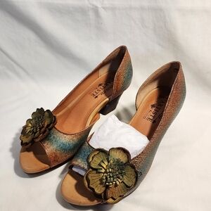 L'Artiste Floral Peep Toe Heels - Blue Multi